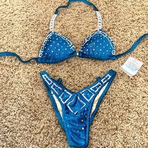 Custom bikini for bodybuilding competitions